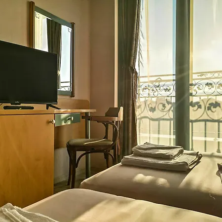 Empera H-l Szálloda 3*